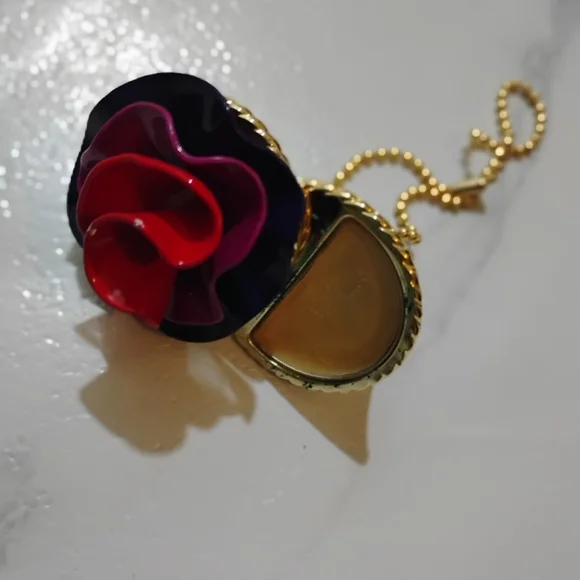 Vintage Lo La By Marc Jacobs Solid Perfume Rose Ring Eith Chain - Picture 6 of 6